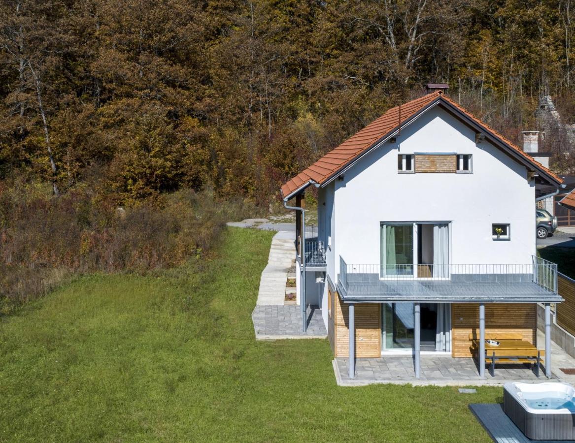 Velebit Lodge Lovinac  Exterior photo